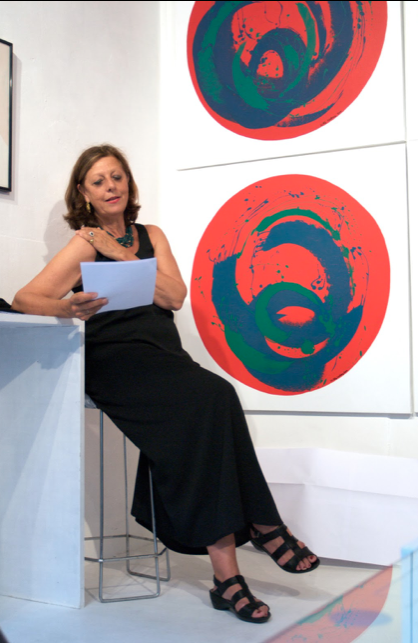 Kitty Holley lors du vernissage Planète Japon, Galerie Marie Robin, 2010